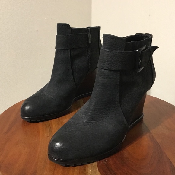 Kenneth Cole Black Leather Wedge Boot Size 8.5 R1 B - Picture 5 of 12